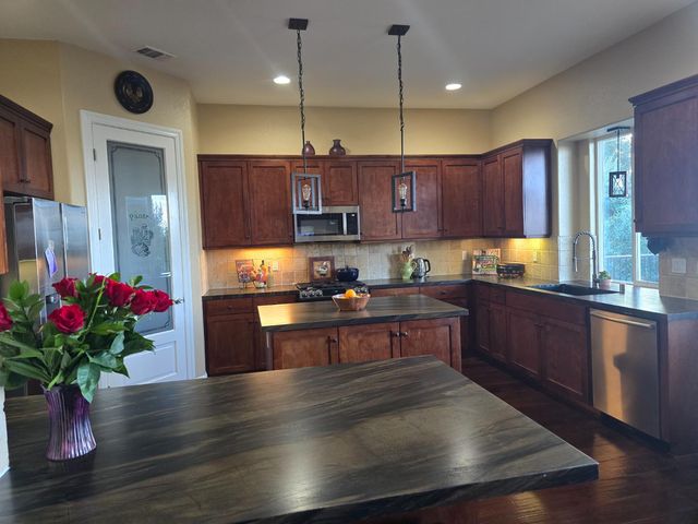 3388 Sudbury Rd, Cameron Park, CA 95682