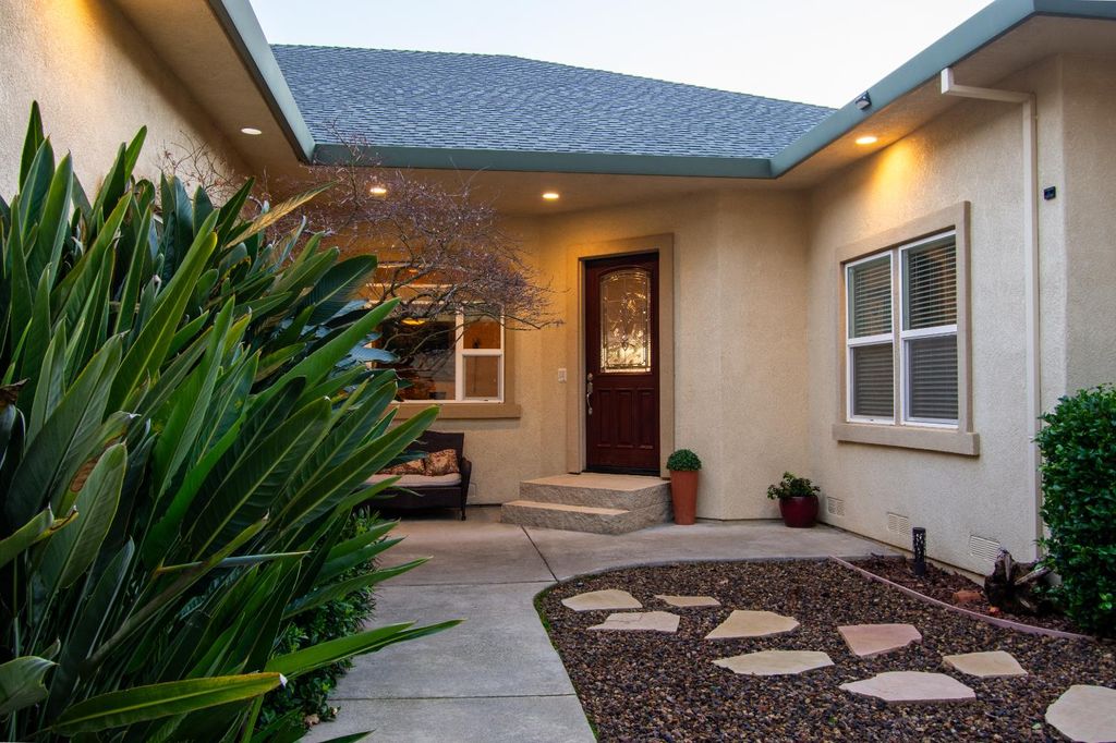 3388 Sudbury Rd, Cameron Park, CA 95682
