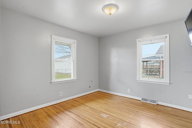 323 W Bigelow Avenue, Findlay, OH 45840