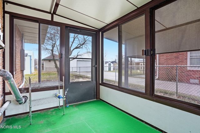 323 W Bigelow Avenue, Findlay, OH 45840