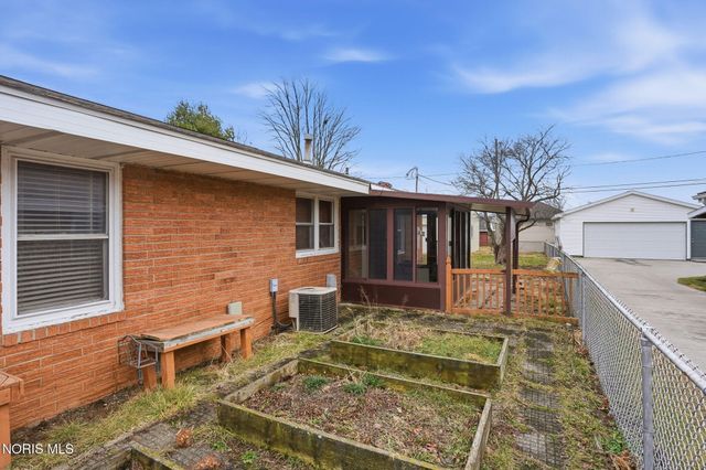 323 W Bigelow Avenue, Findlay, OH 45840