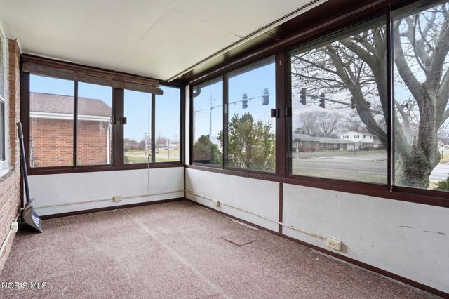 323 W Bigelow Avenue, Findlay, OH 45840