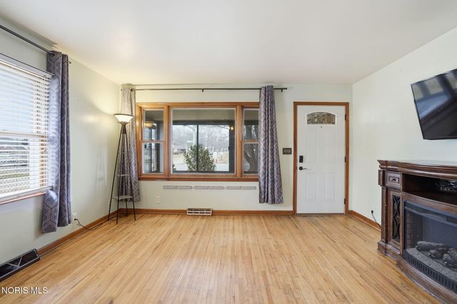 323 W Bigelow Avenue, Findlay, OH 45840