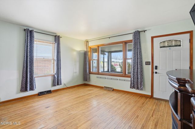 323 W Bigelow Avenue, Findlay, OH 45840