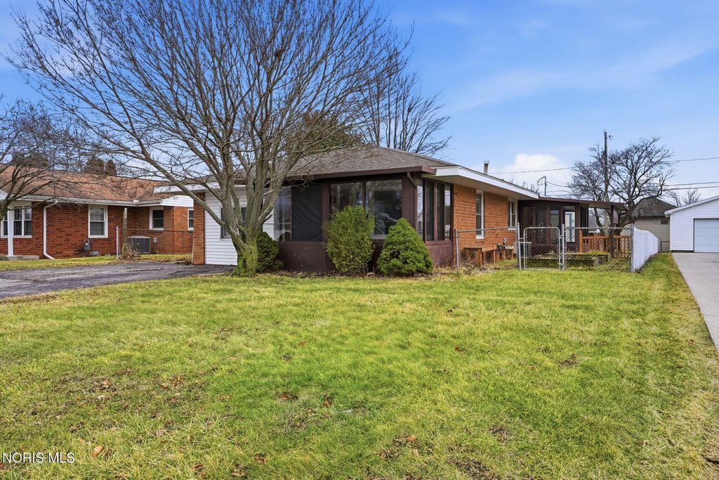 323 W Bigelow Avenue, Findlay, OH 45840