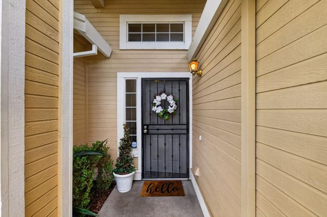 4 SAN ROGUE Ct, Sacramento, CA 95823