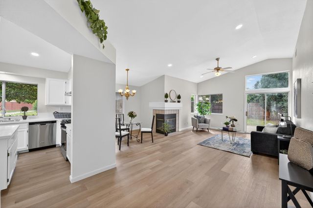 4 SAN ROGUE Ct, Sacramento, CA 95823