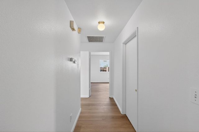 4 SAN ROGUE Ct, Sacramento, CA 95823