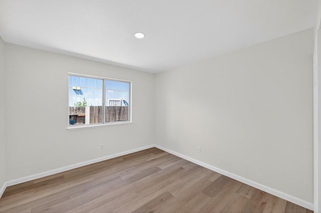 4 SAN ROGUE Ct, Sacramento, CA 95823