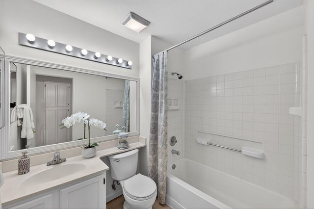 4 SAN ROGUE Ct, Sacramento, CA 95823