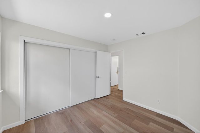 4 SAN ROGUE Ct, Sacramento, CA 95823