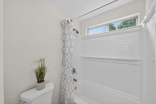 4 SAN ROGUE Ct, Sacramento, CA 95823