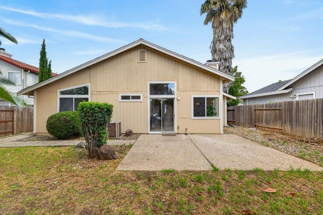 4 SAN ROGUE Ct, Sacramento, CA 95823