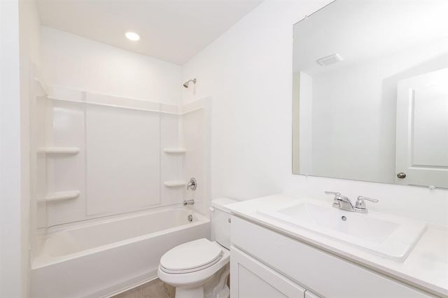 12516 Huntington Ridge Way, Yukon, OK 73099