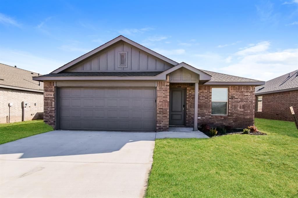 12516 Huntington Ridge Way, Yukon, OK 73099