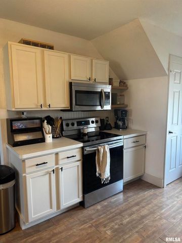 16379 N Sand Road, Fulton, IL 61252