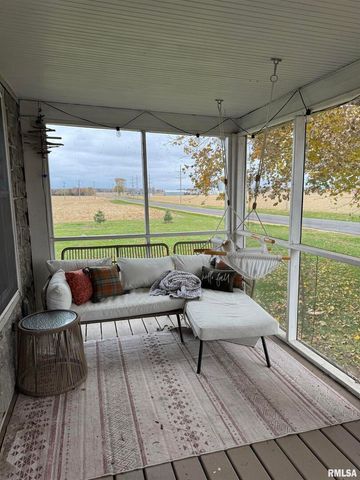 16379 N Sand Road, Fulton, IL 61252