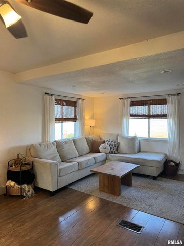 16379 N Sand Road, Fulton, IL 61252