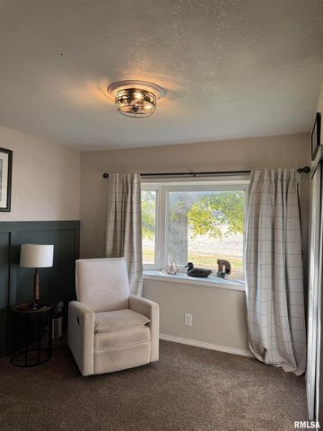 16379 N Sand Road, Fulton, IL 61252