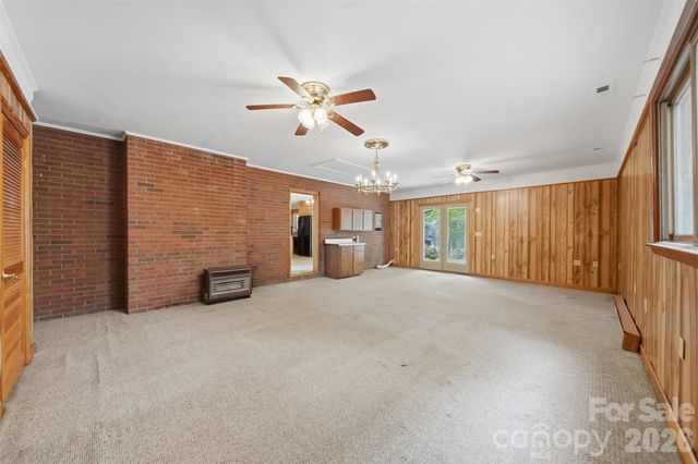 2754 Fairwood Drive, Hudson, NC 28638