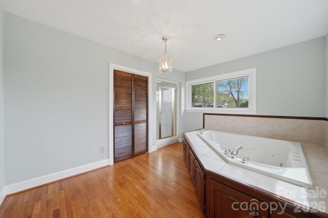 2754 Fairwood Drive, Hudson, NC 28638