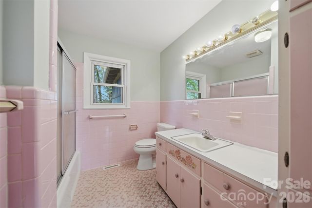 2754 Fairwood Drive, Hudson, NC 28638