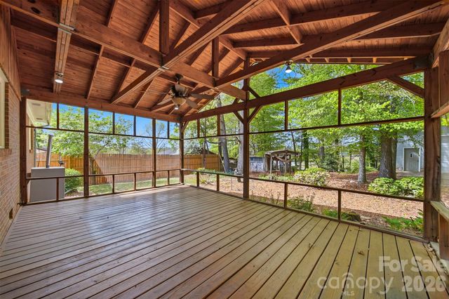 2754 Fairwood Drive, Hudson, NC 28638