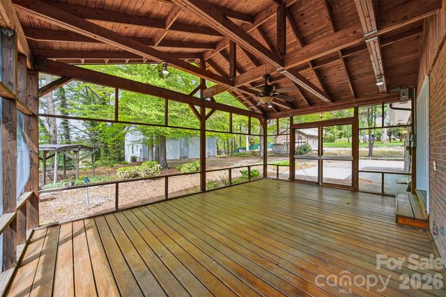 2754 Fairwood Drive, Hudson, NC 28638