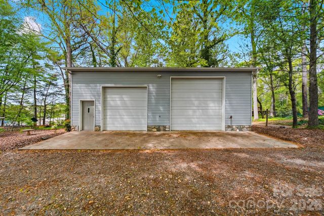 2754 Fairwood Drive, Hudson, NC 28638