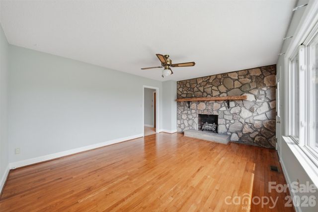 2754 Fairwood Drive, Hudson, NC 28638