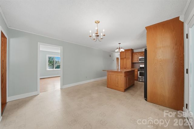 2754 Fairwood Drive, Hudson, NC 28638