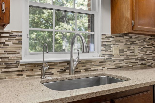 21 Bohr Drive, Chattanooga, TN 37415