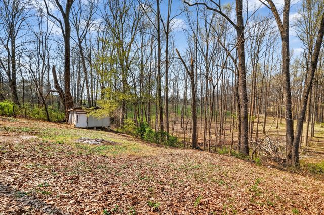 285 George Akins Rd, Westmoreland, TN 37186