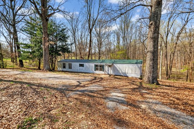 285 George Akins Rd, Westmoreland, TN 37186