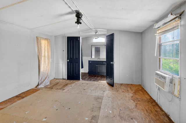 285 George Akins Rd, Westmoreland, TN 37186