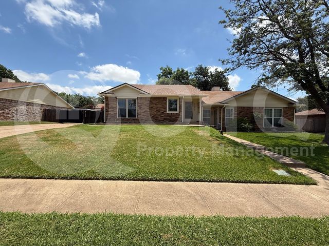 3000 Timothy Lane, Euless, TX 76039