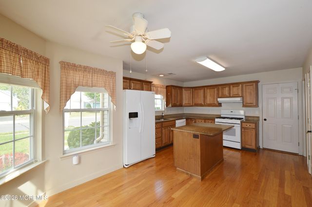 2748 Meadow Lake Drive, Toms River, NJ 08755