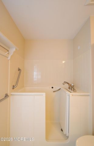2748 Meadow Lake Drive, Toms River, NJ 08755