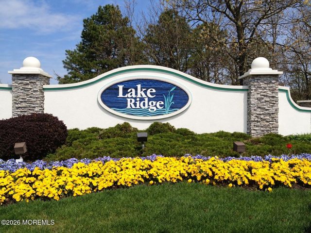 2748 Meadow Lake Drive, Toms River, NJ 08755