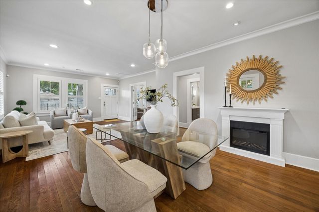 200 E 26th Street, Houston, TX 77008