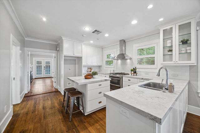 200 E 26th Street, Houston, TX 77008