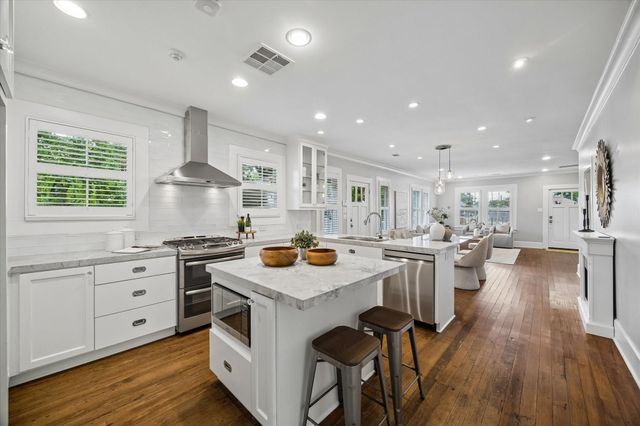 200 E 26th Street, Houston, TX 77008