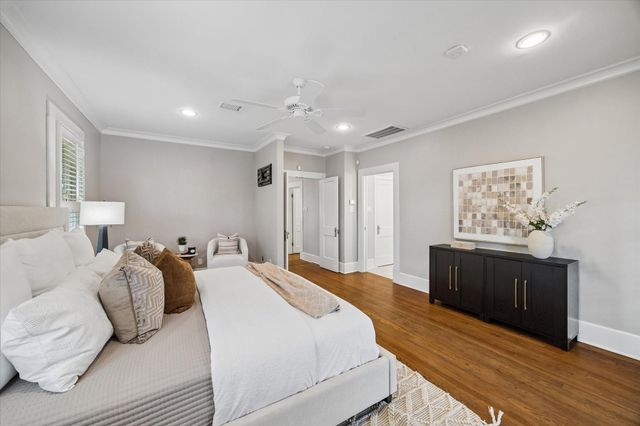 200 E 26th Street, Houston, TX 77008