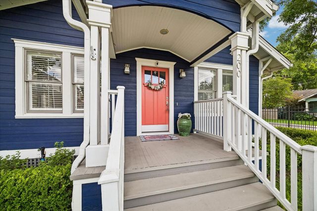 200 E 26th Street, Houston, TX 77008