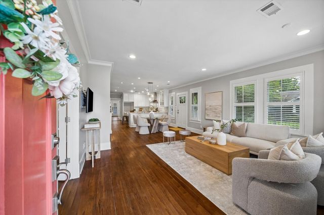 200 E 26th Street, Houston, TX 77008