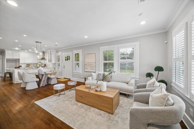 200 E 26th Street, Houston, TX 77008