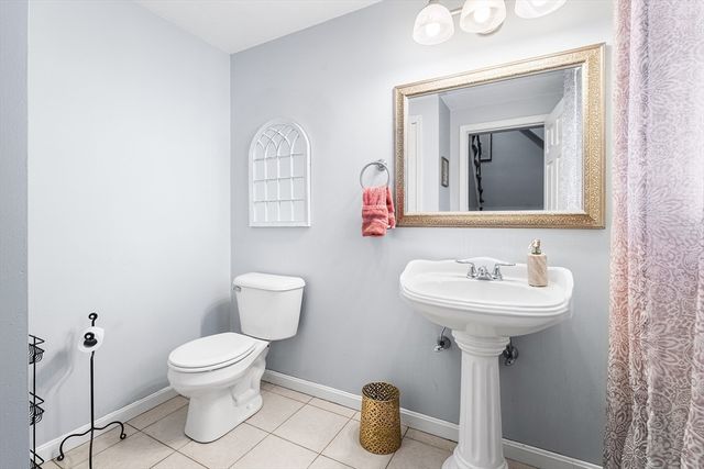 52 Deanville Rd, Attleboro, MA 02703