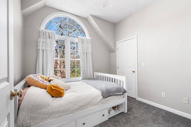 52 Deanville Rd, Attleboro, MA 02703