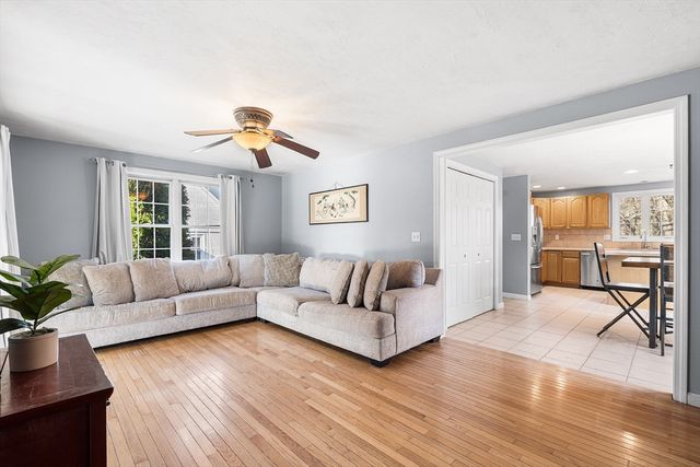 52 Deanville Rd, Attleboro, MA 02703