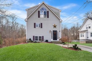 52 Deanville Rd, Attleboro, MA 02703